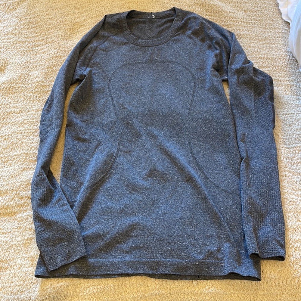 Lululemon lot of six tops various sizes - Picture 12 of 13